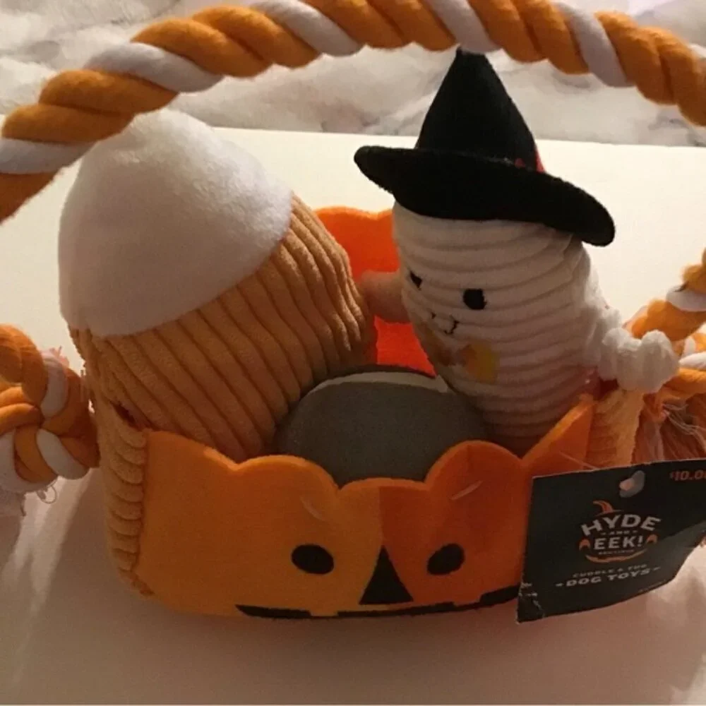 Halloween Pumpkin Dog Toy Set - 4ct - Hyde & EEK! BRAND NEW WITH TAGS.